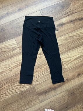 Lululemon Black Cropped Athletic Leggings